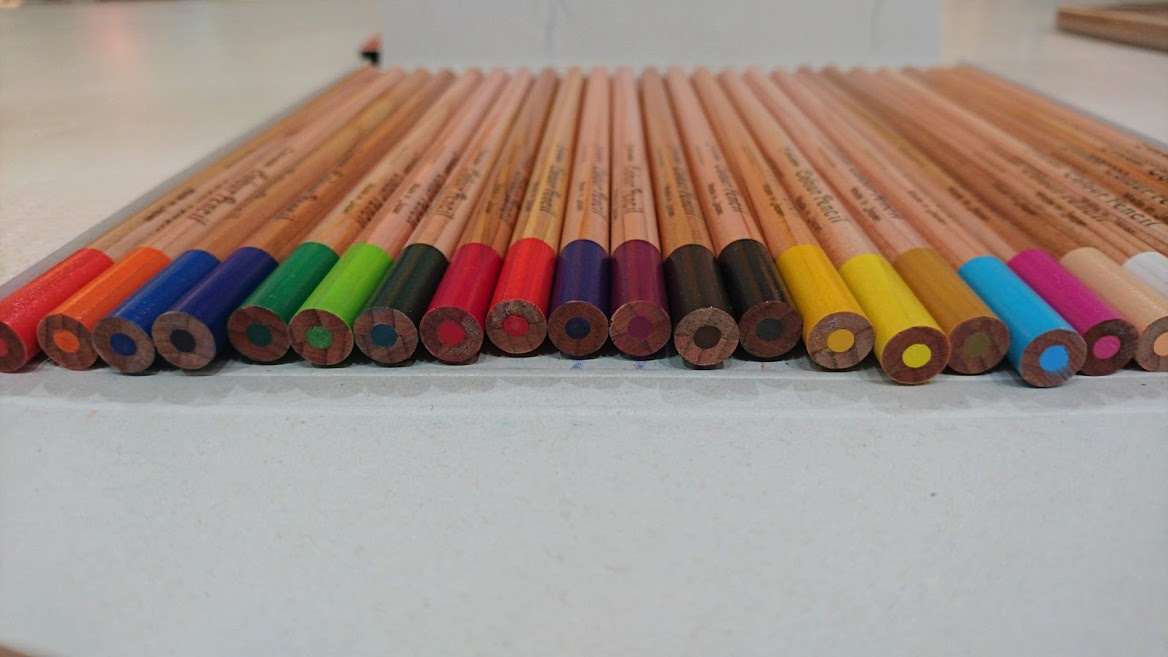 大人の鉛筆」の北星鉛筆が作った、新しい「大人の色鉛筆」 | ナガサワ文具センター