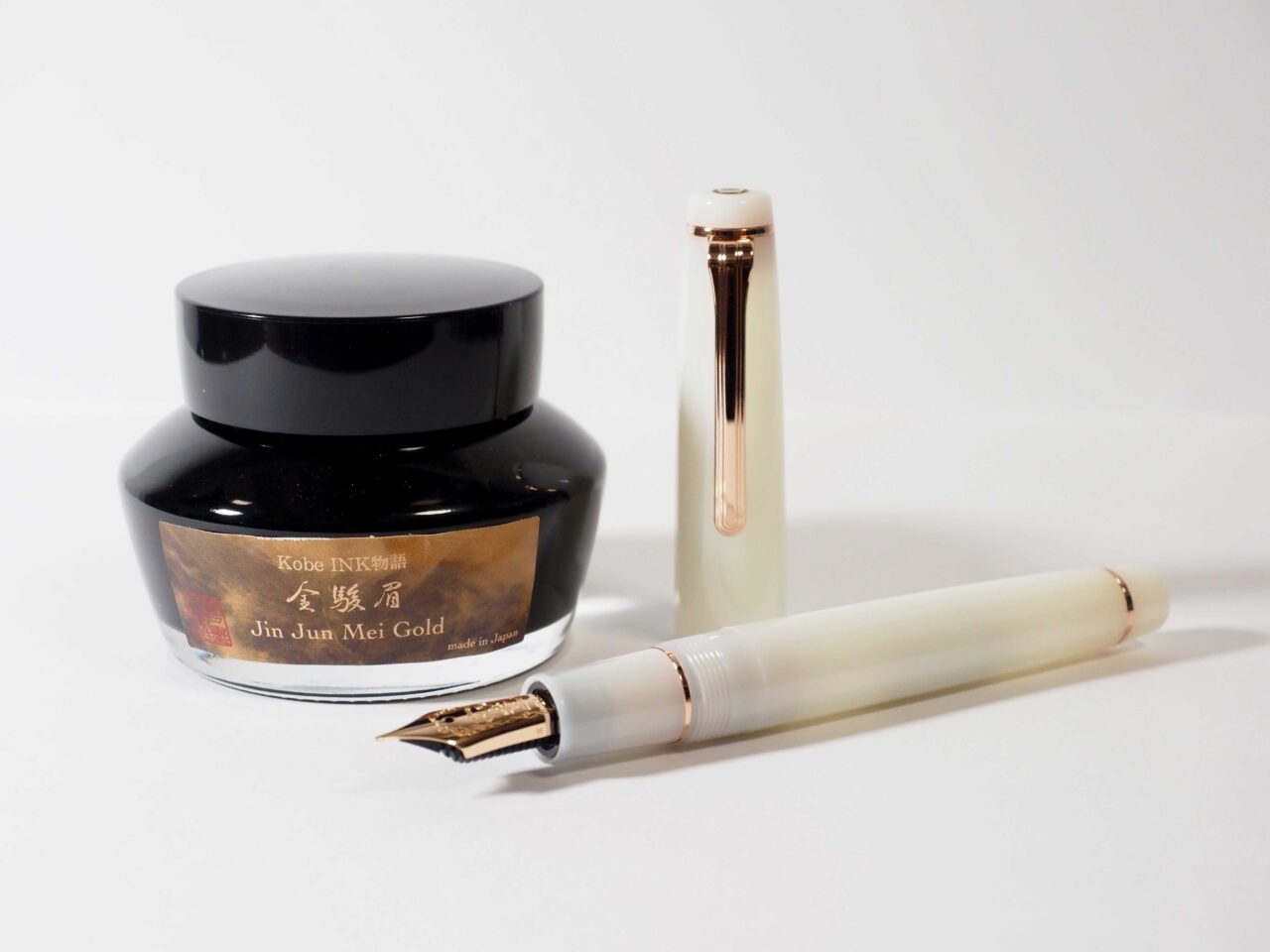 コラム】白磁（BLANC DE CHINE）万年筆 | ナガサワ文具センター