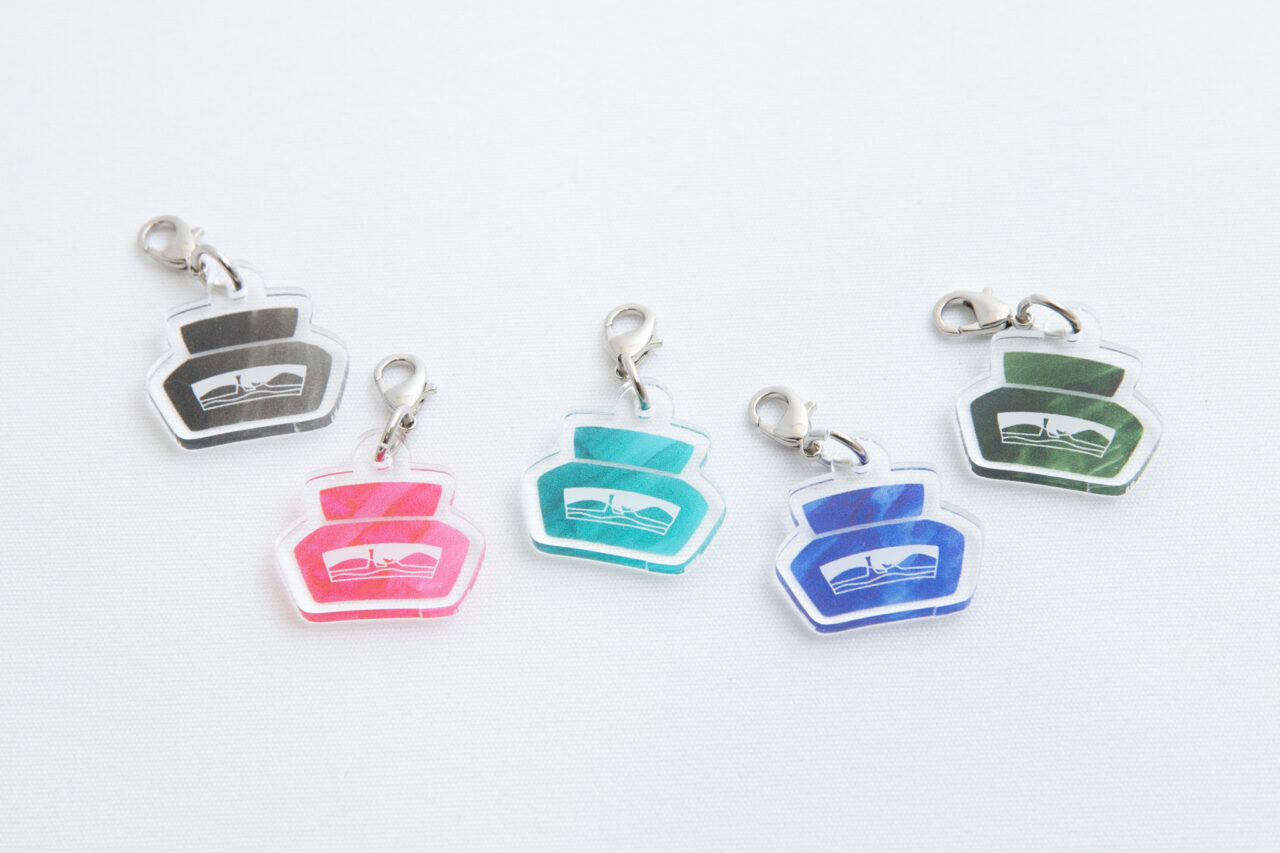 縁起物　清国　宣統皇帝聖旨 翰林院 書道　刺繍肉筆保証　文房具置物インテリア ColBase